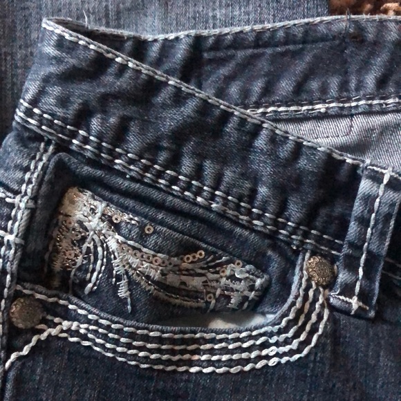 Basically new Maurice’s L, designed pocket jeans - Picture 3 of 5